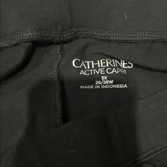 Catherine’s Active Capris - Picture 2 of 4
